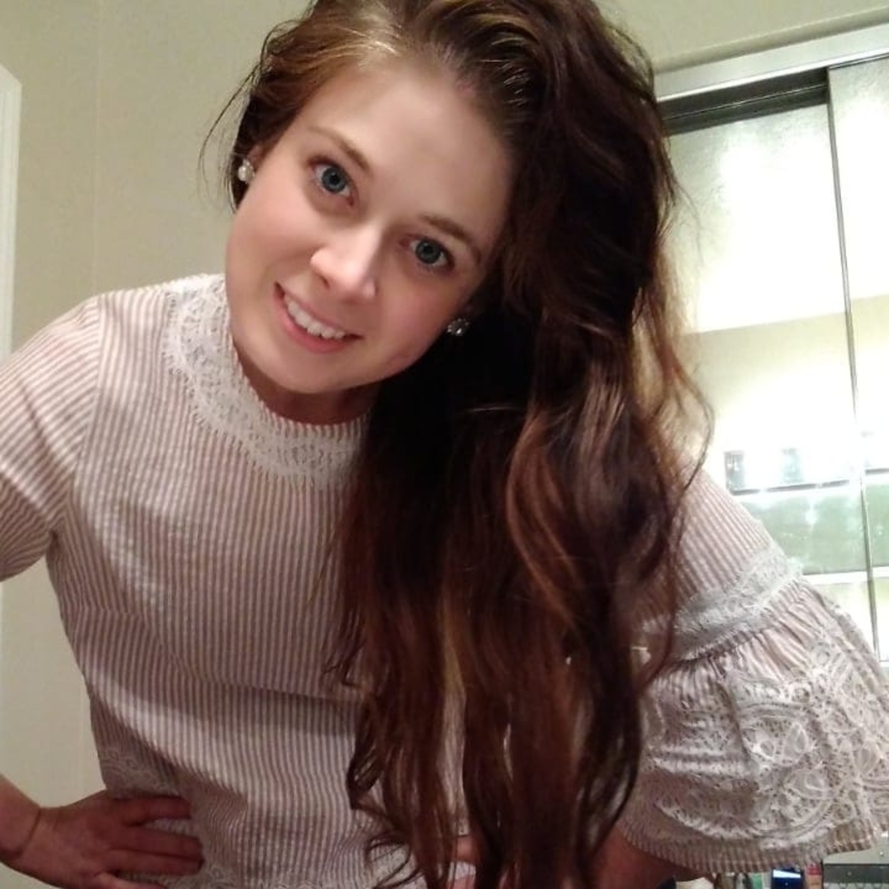 Meet your Posher, Cortney